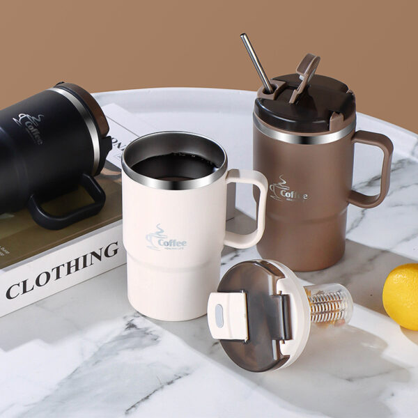 A 304 Stainless Steel Inner Coffee Cup with a Capacity of 550Ml/19.3Oz, Featuring a Lid And Spoon for Separating Tea And Water, Designed for Car Use, with a Plastic Exterior, Suitable for Kitchen, Office, Students, Portable Sports, Outdoor Travel, And Parties, Perfect for Thanksgiving, Mother'S Day, And Birthday Gifts.