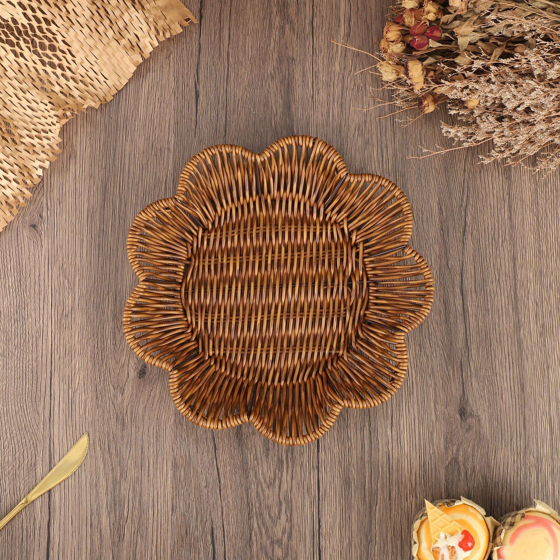 Boho-Chic Handwoven Rattan Basket - Versatile Storage for Snacks, Fruits & More - Perfect for Kitchen & Dining Decor